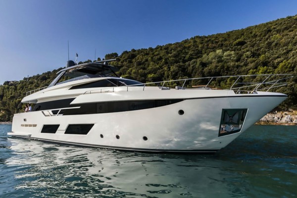 2021 FERRETTI YACHTS 920