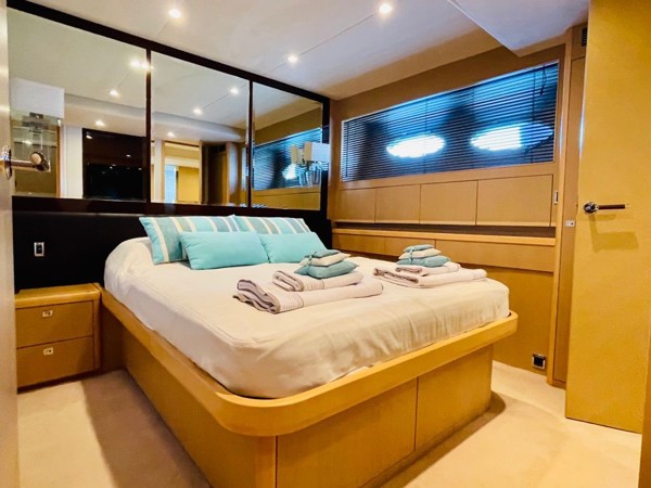2010 PRINCESS 85