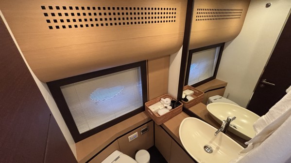 2012 PERSHING 72