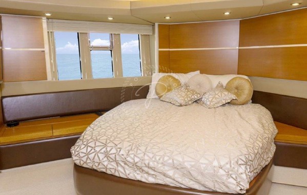 2012 AZIMUT 53 FLY