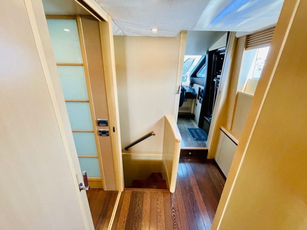 2010 PRINCESS 85