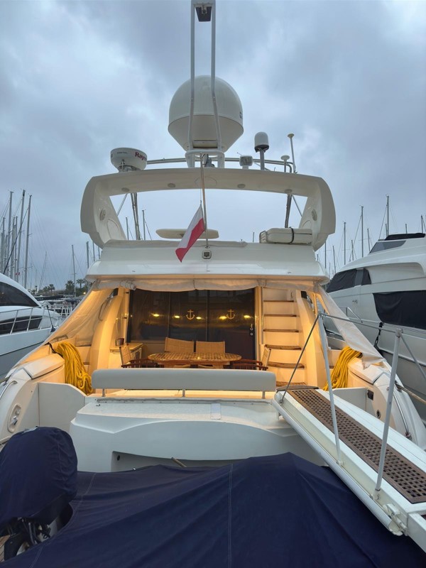 2000 SUNSEEKER MANHATTAN 64
