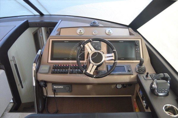 2017 PRESTIGE 500 FLY