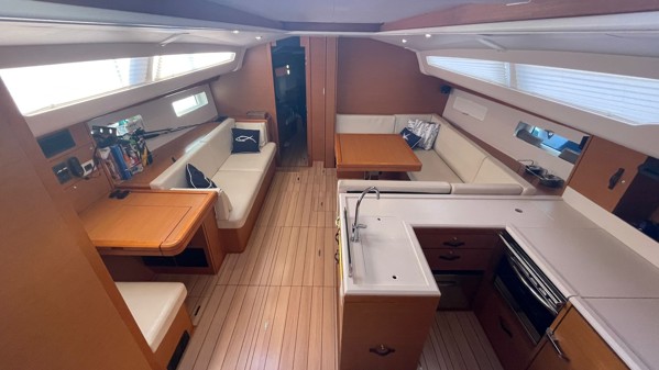 2018 JEANNEAU 51