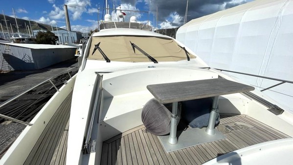 2010 NUMARINE 78 FLY