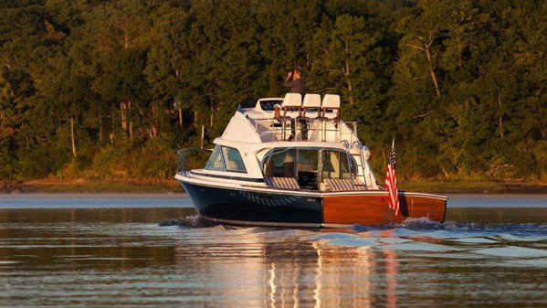 2017 BERTRAM 35