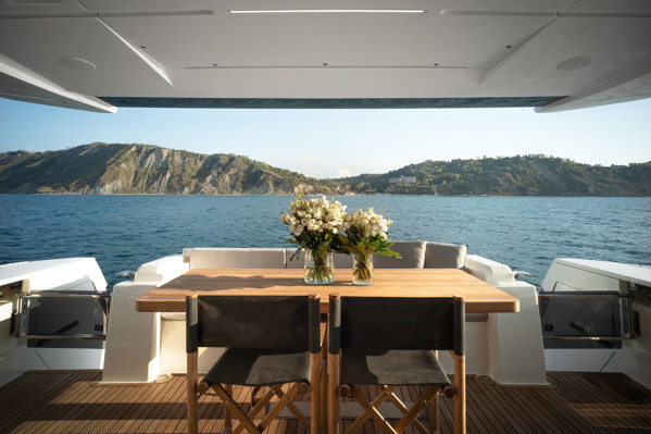 2022 FERRETTI 780