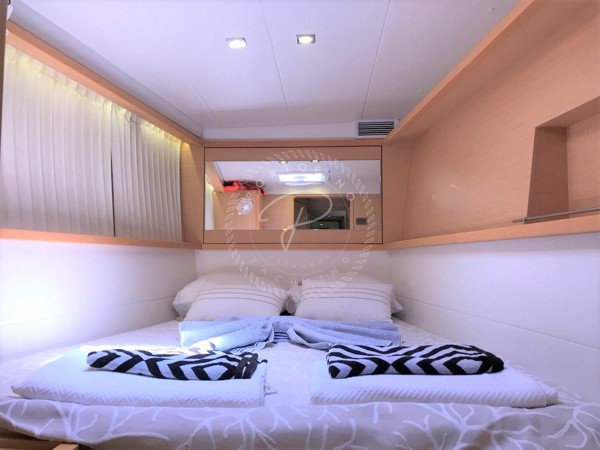 2011 LAGOON 450 F