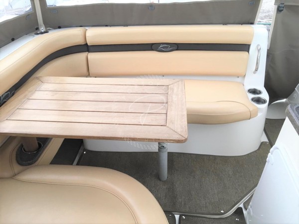 2011 RINKER 280 EC