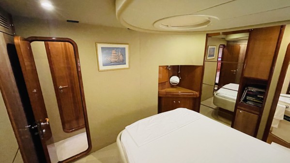 2004 FERRETTI YACHTS 590