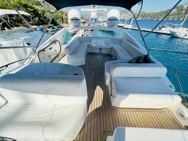 2009 SUNSEEKER MANHATTAN 60