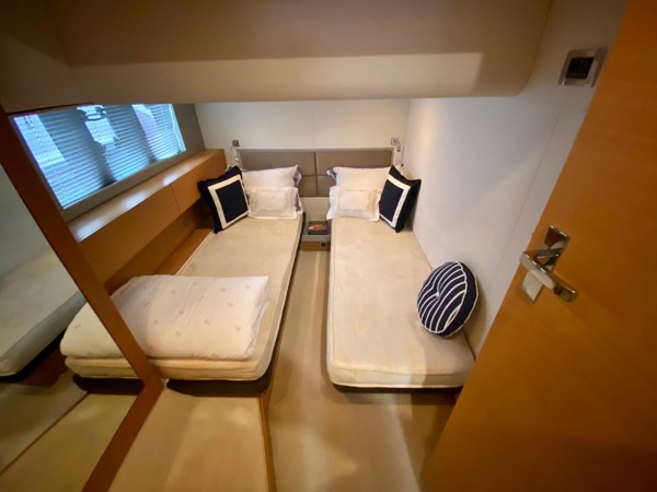 2012 FAIRLINE TARGA 50 GT