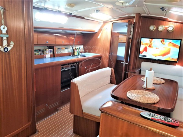 2005 BAVARIA 38 CRUISER