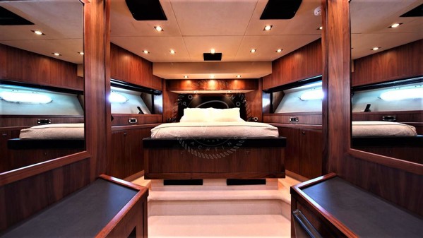 2009 SUNSEEKER PREDATOR 108