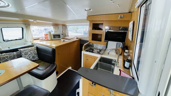 2013 FOUNTAINE PAJOT MAHE 36 EVOLUTION