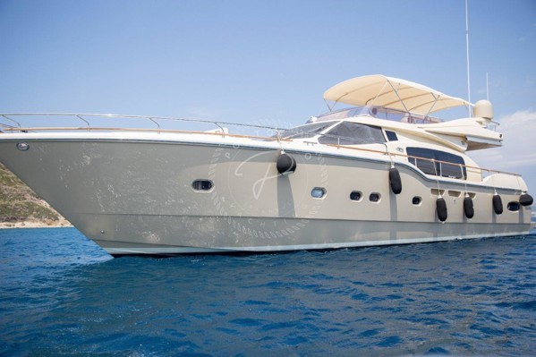 2006 FERRETTI 690 ALTURA