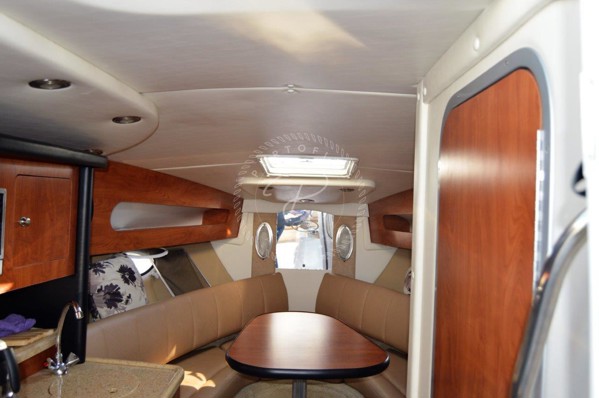 2011 RINKER 280 EC