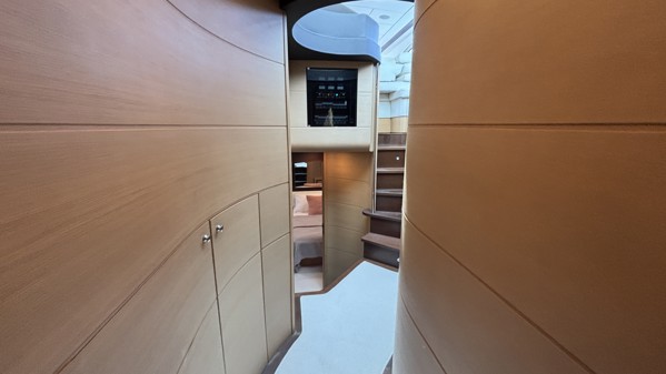 2012 PERSHING 72