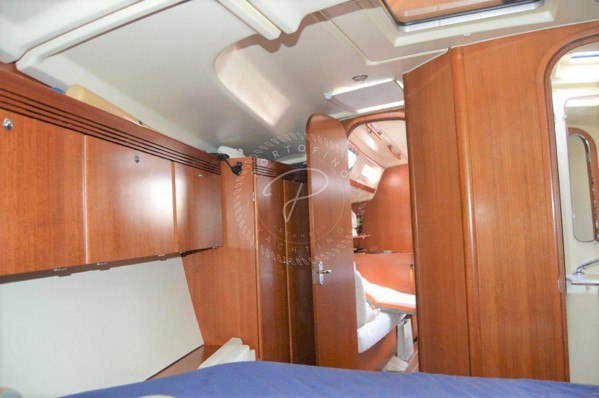 2005 DUFOUR 44