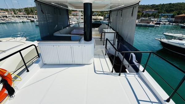 2025 AZIMUT MAGELLANO 60