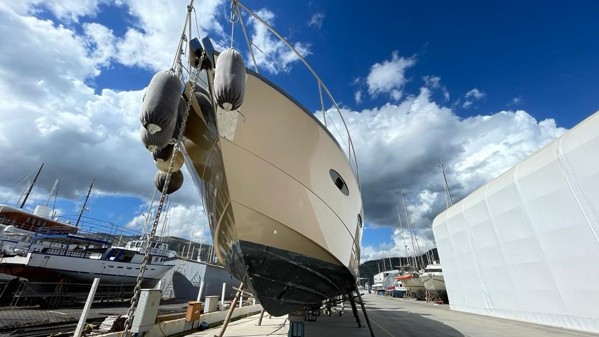 2010 NUMARINE 78 FLY