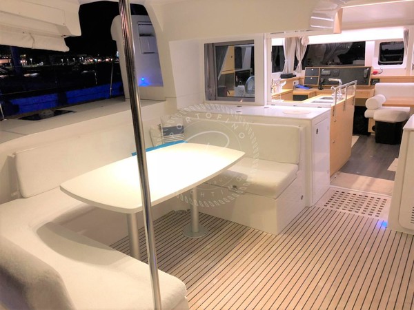 2013 LAGOON 450 F