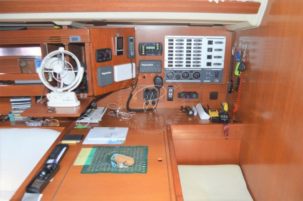 2005 DUFOUR 44