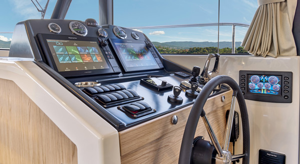 2025 BENETEAU SWIFT TRAWLER 48