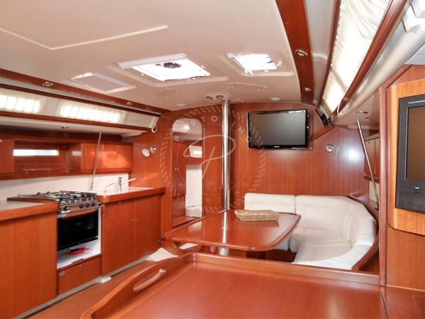 2010 DUFOUR 425 GL