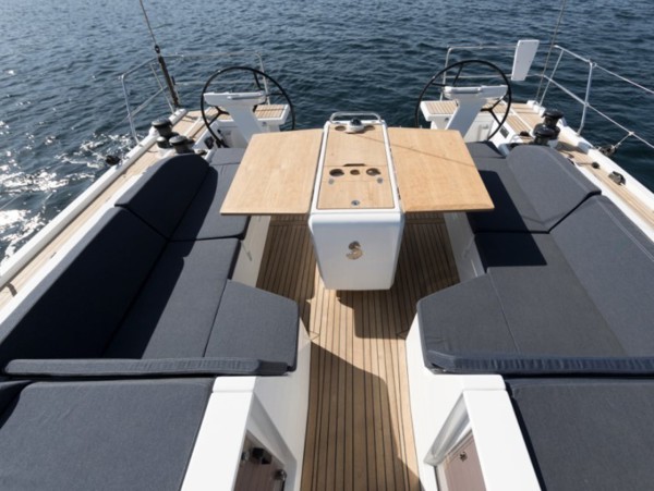 2022 BENETEAU OCEANIS 51.1