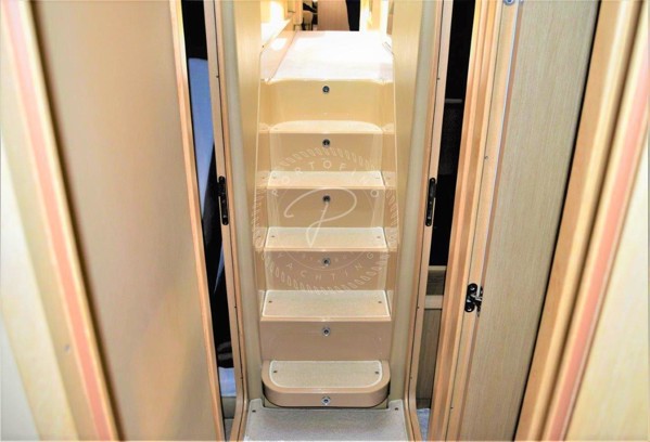 2006 FERRETTI 550 FLY
