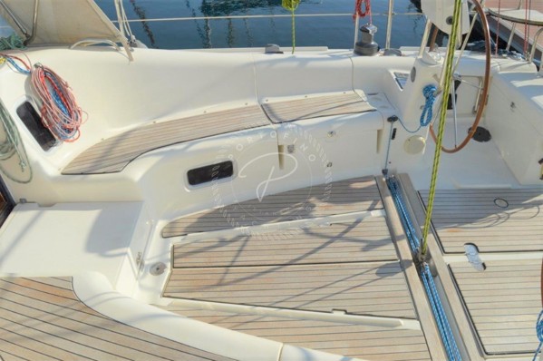 2011 AZUREE 40
