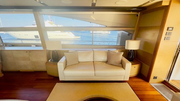 2015 PRINCESS 82