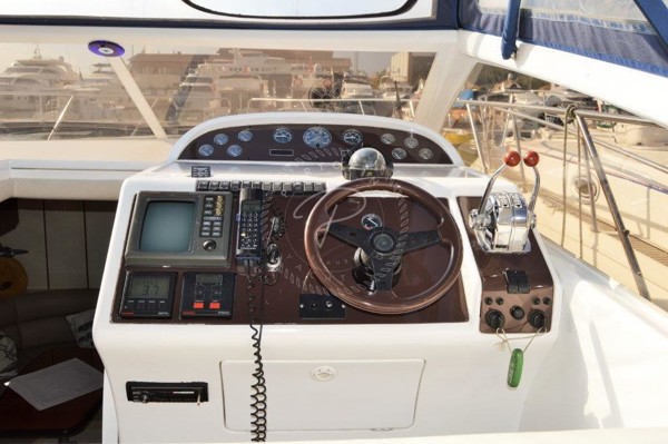 1997 PRINCESS V40
