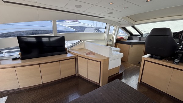 2012 PERSHING 72