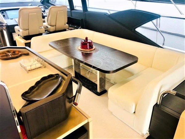2017 AZIMUT 66 FLY