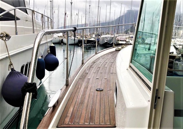 2005 BETEAU SWIFT TRAWLER 42