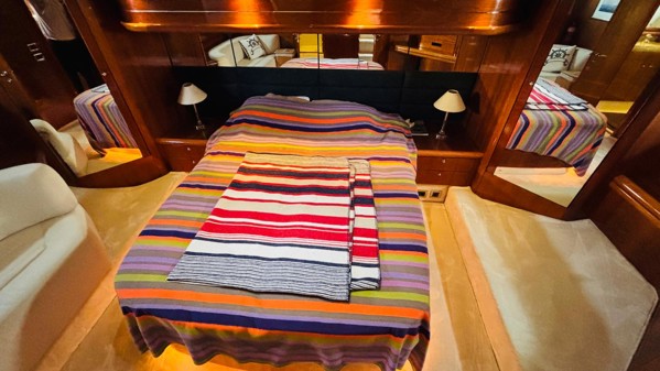 2000 SUNSEEKER MANHATTAN 64
