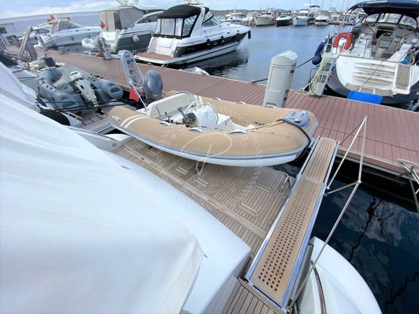 2012 AZIMUT 64 FLY