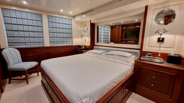 2011 BENETTI SAIL DIVISION 82