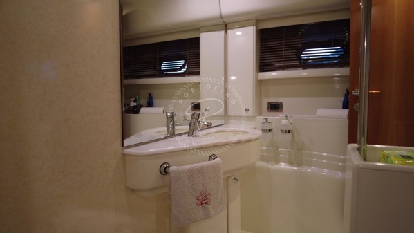 2003 FERRETTI YACHTS 590