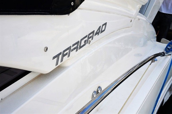 2005 FAIRLINE TARGA 40
