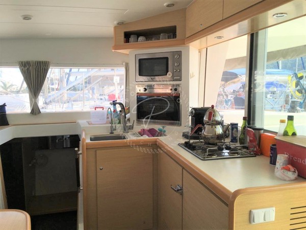 2011 LAGOON 400