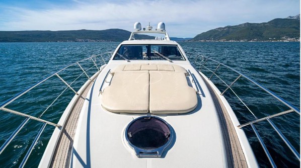 2009 AZIMUT 68S