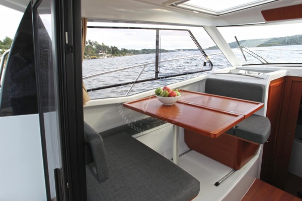 2013 JEANNEAU MERRY FISHER 855