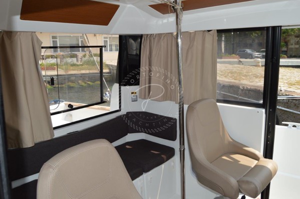 2014 JEANNEAU MF 855 MARLIN