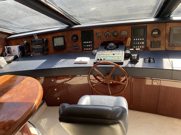 2000 FALCON 86