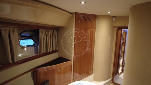 2003 FERRETTI YACHTS 590