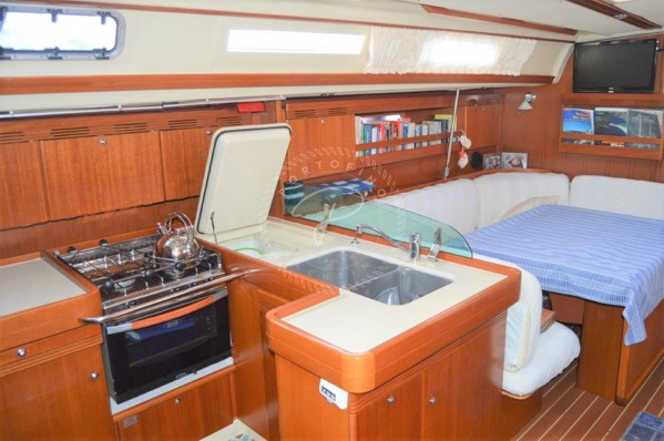2005 DUFOUR 44