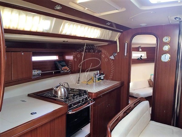 2010 DUFOUR 425 GL